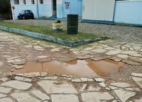 Conserto do calçamento da Praça da Igreja Matriz