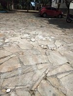 Conserto do piso da Praça onde está situada a Igreja Matriz