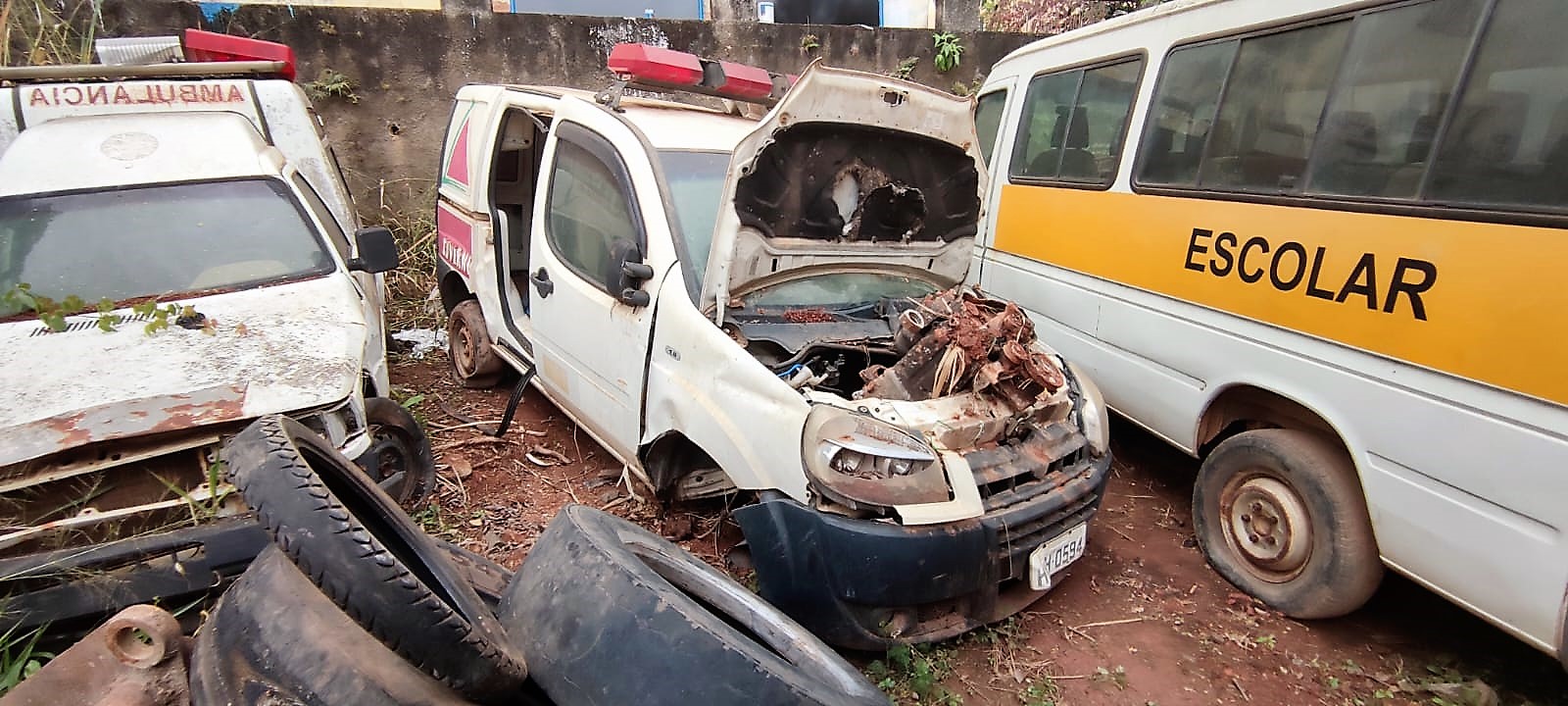 Desleixo da administração com a frota municipal leva vereador a fazer denúncia