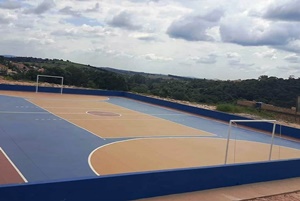 Primeira Quadra Poliesportiva do Bairro Figueira