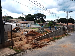 Quadra poliesportiva no Bairro Regina Coeli