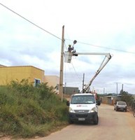 Solicitação de braço com luminária é atendida pelo Executivo Municipal