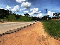 Vereador requer construção de calçada para o Bairro Marimbeiro