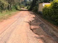 Vereador requer do Executivo Municipal a limpeza de ruas no Bairro