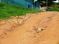 Vereador solicita calçamentos nos Bairros Marimbeiro e Congonhal