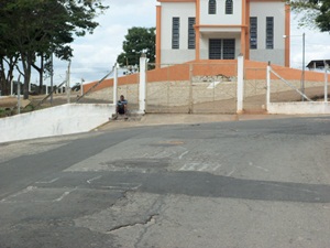 Vereador solicita implantação de redutor de velocidade