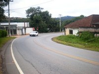 Vereadora Rejany solicita ao DER proteção na curva da MG-167, no Bairro Estação